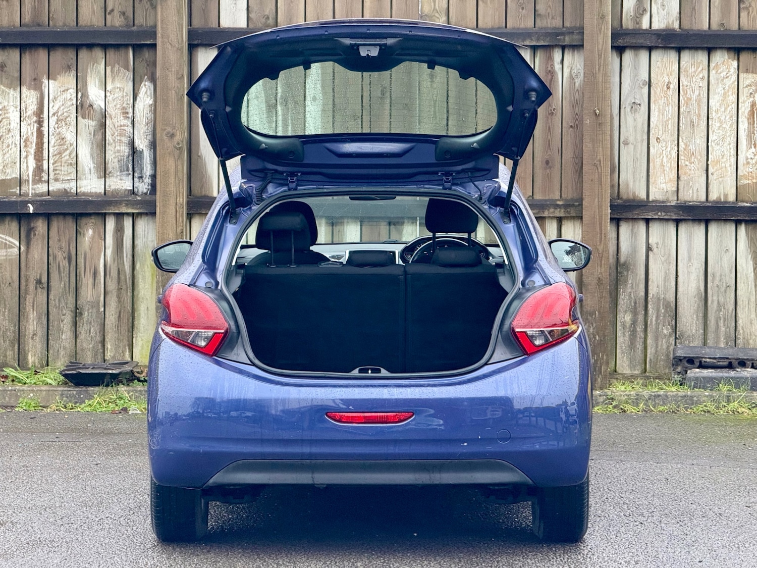 Used Peugeot 208 2015 for sale - 77423752: Photo 17