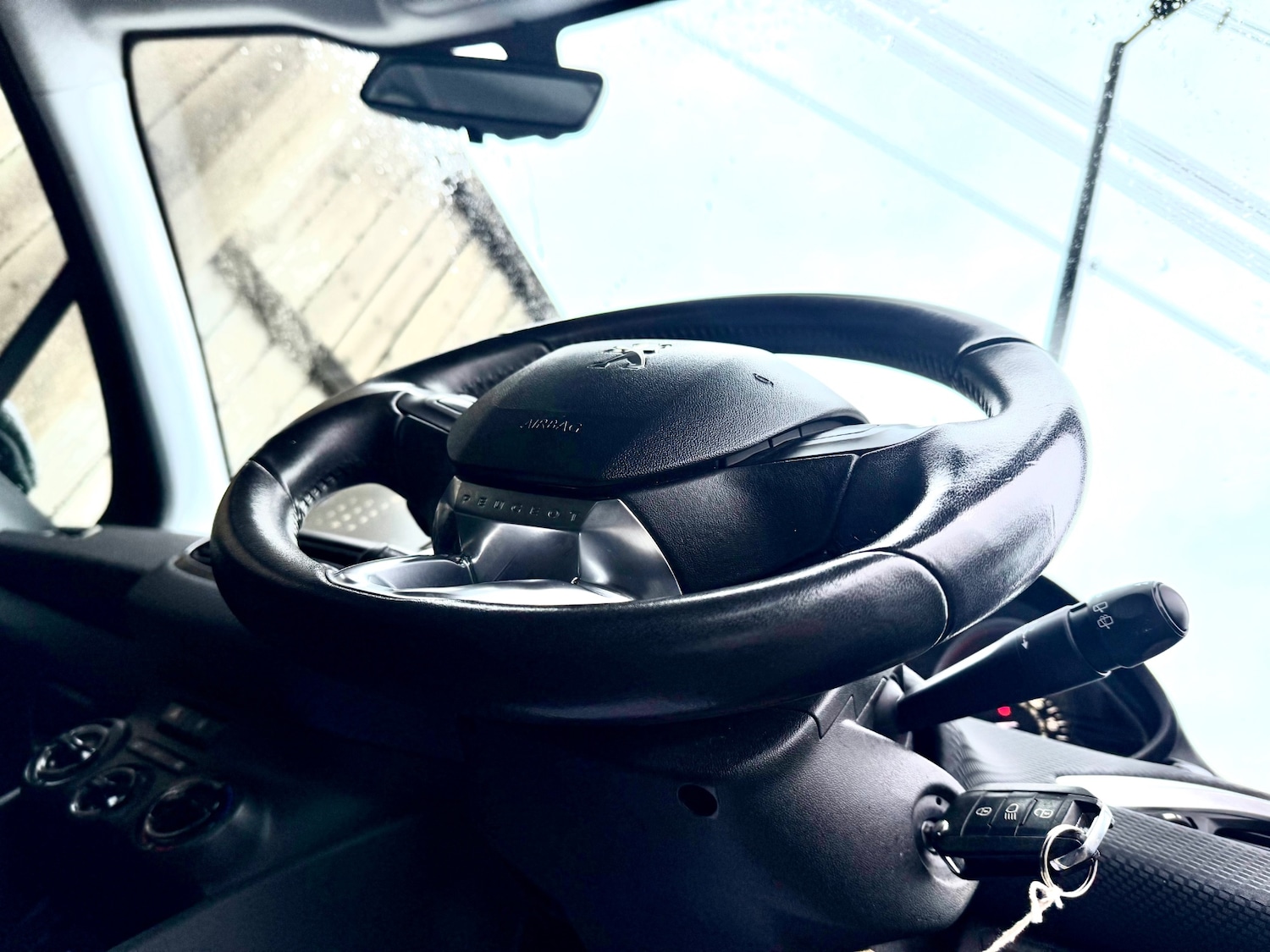 Used Peugeot 208 2015 for sale - 77423752: Photo 23