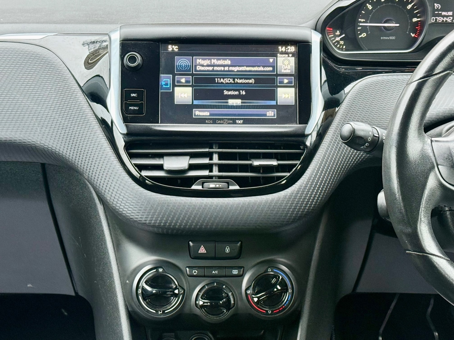 Used Peugeot 208 2015 for sale - 77423752: Photo 31