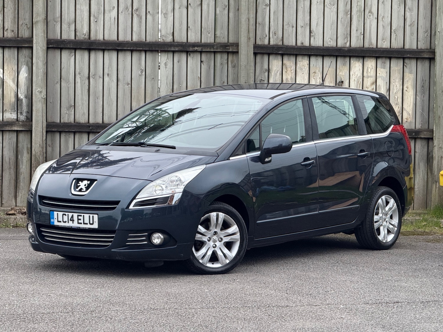 Used Peugeot 5008 2014 for sale - 76355692: Photo 9