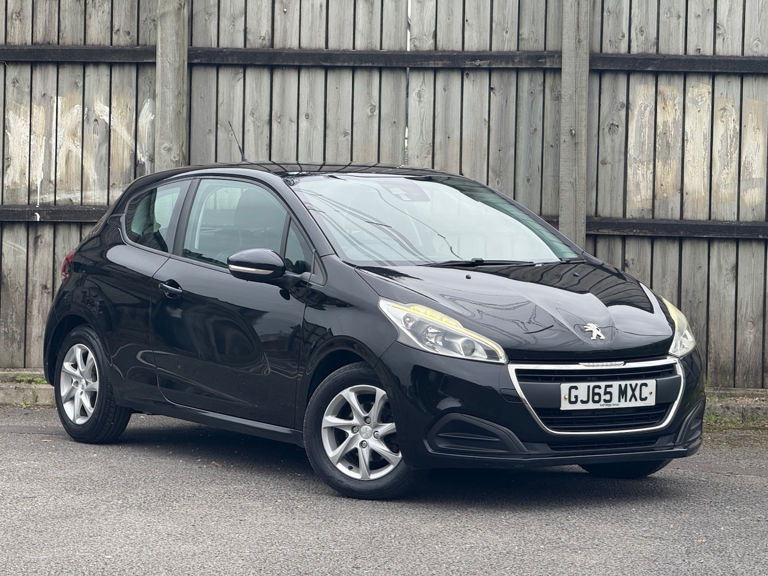 Used Peugeot 208 2015 for sale - 76355463: Photo 1