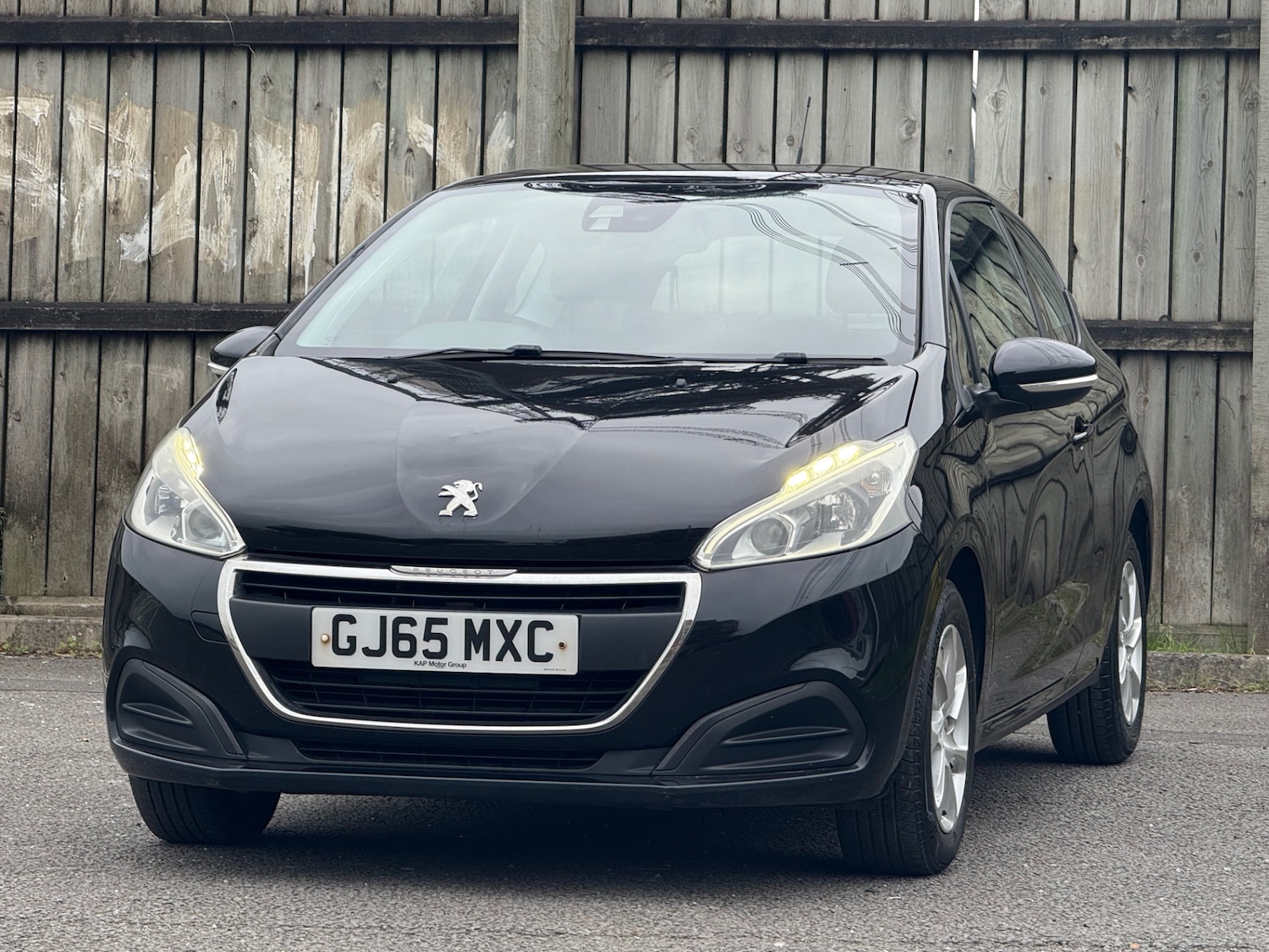 Used Peugeot 208 2015 for sale - 76355463: Photo 11