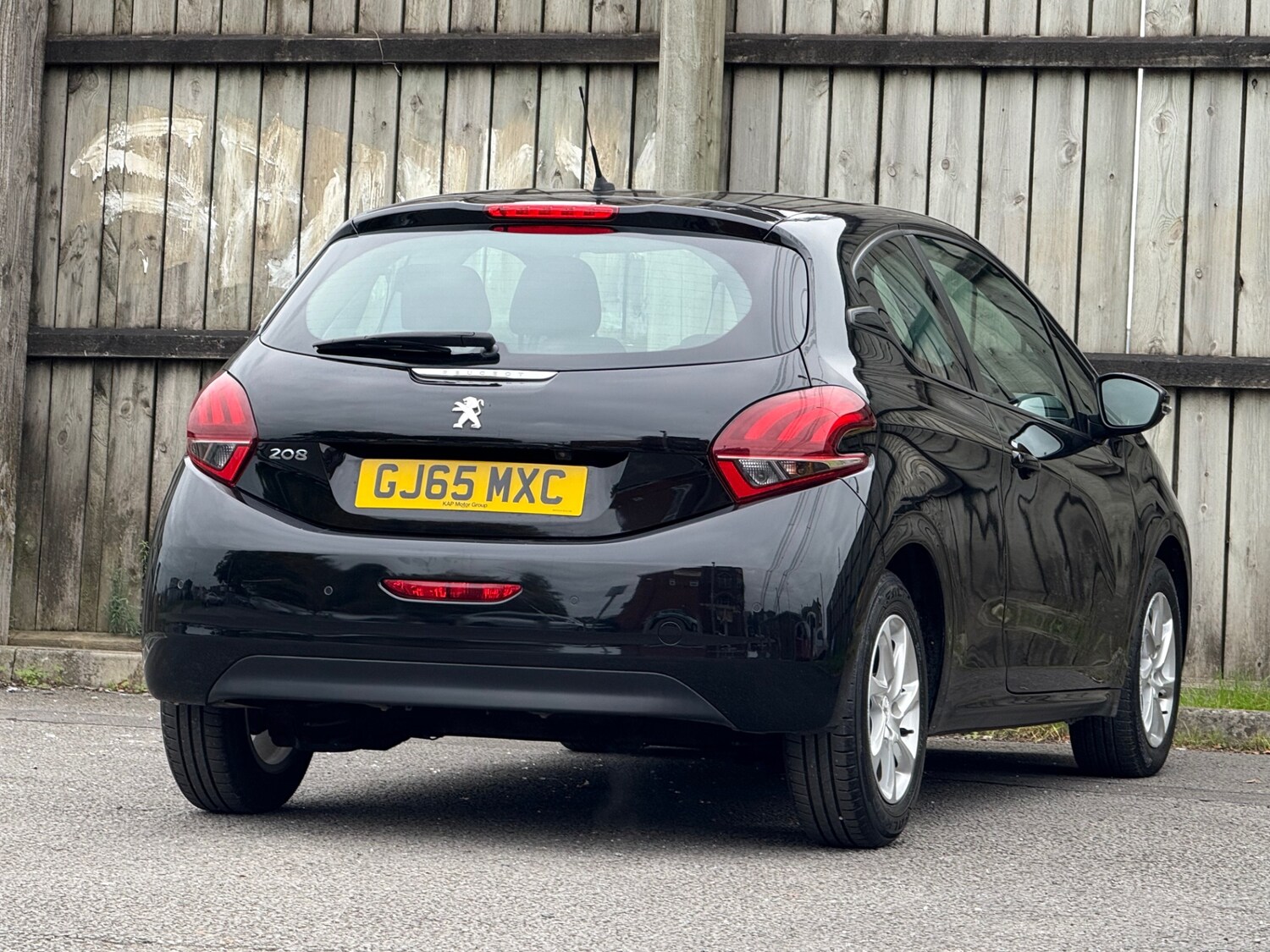 Used Peugeot 208 2015 for sale - 76355463: Photo 14