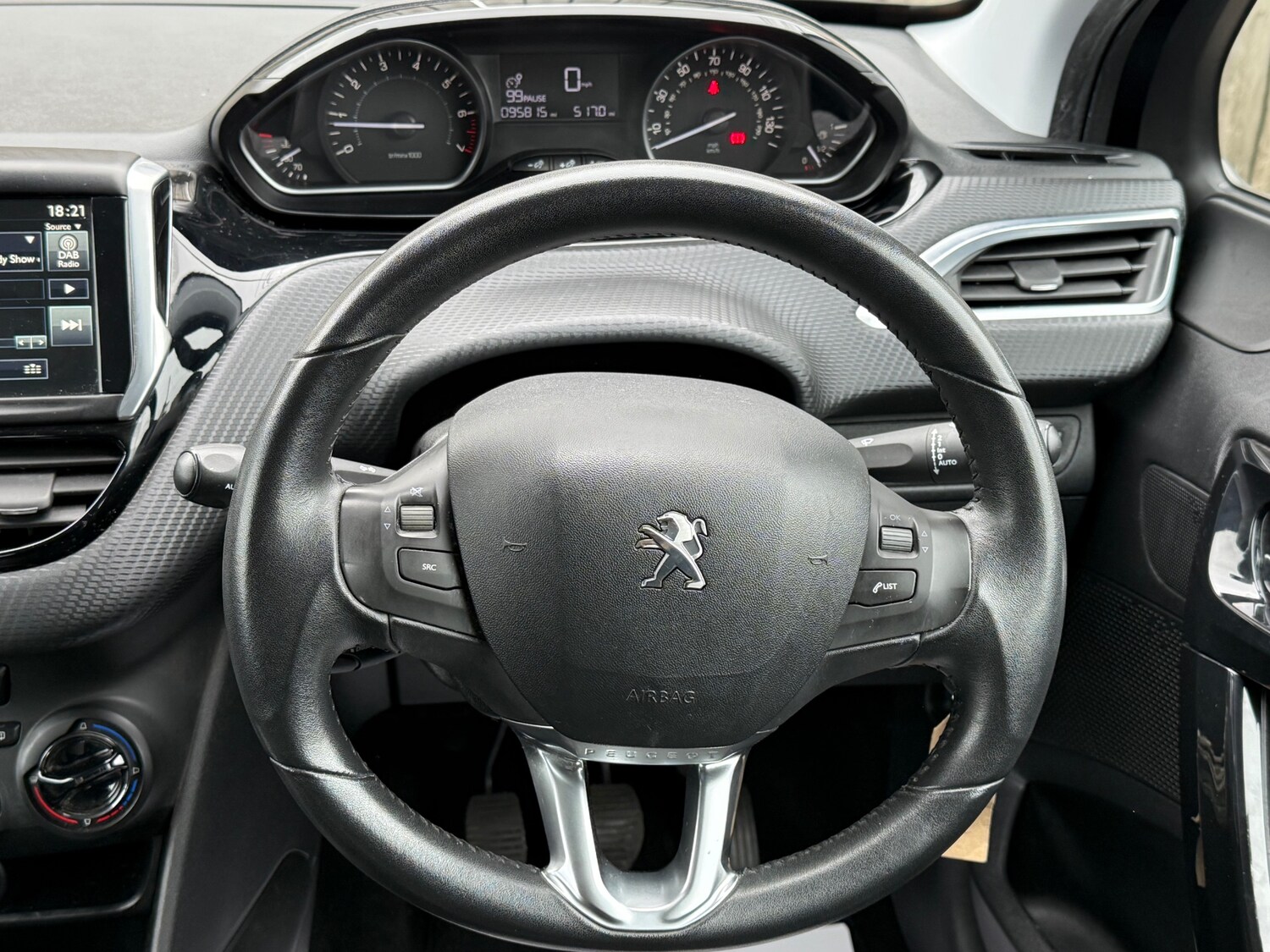 Used Peugeot 208 2015 for sale - 76355463: Photo 21