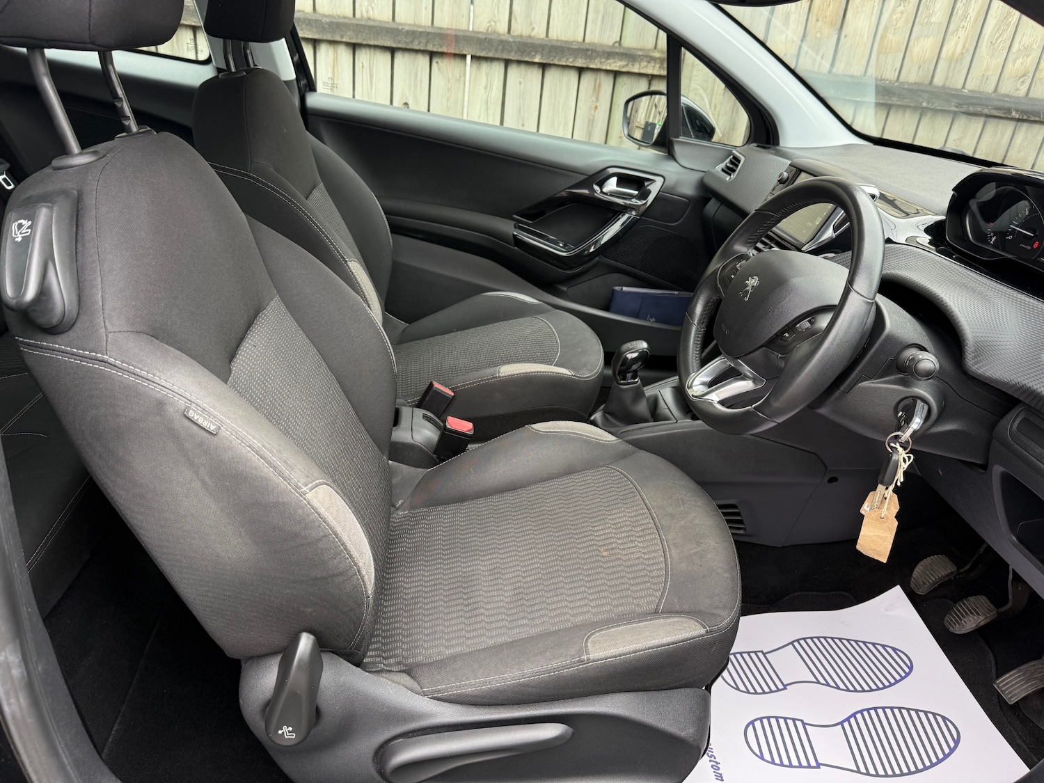 Used Peugeot 208 2015 for sale - 76355463: Photo 27