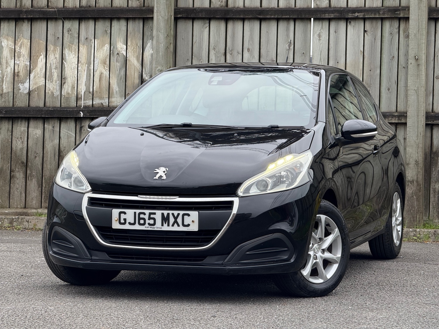 Used Peugeot 208 2015 for sale - 76355463: Photo 8