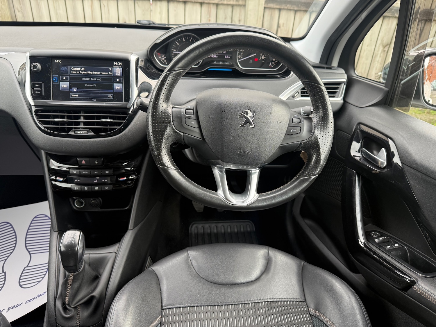 Used Peugeot 208 2014 for sale - 76413403: Photo 15