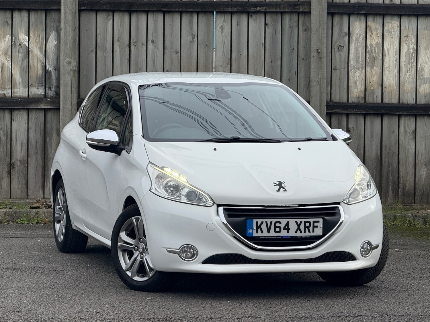 Used Peugeot 208 2014 for sale - 76413403: Photo 2
