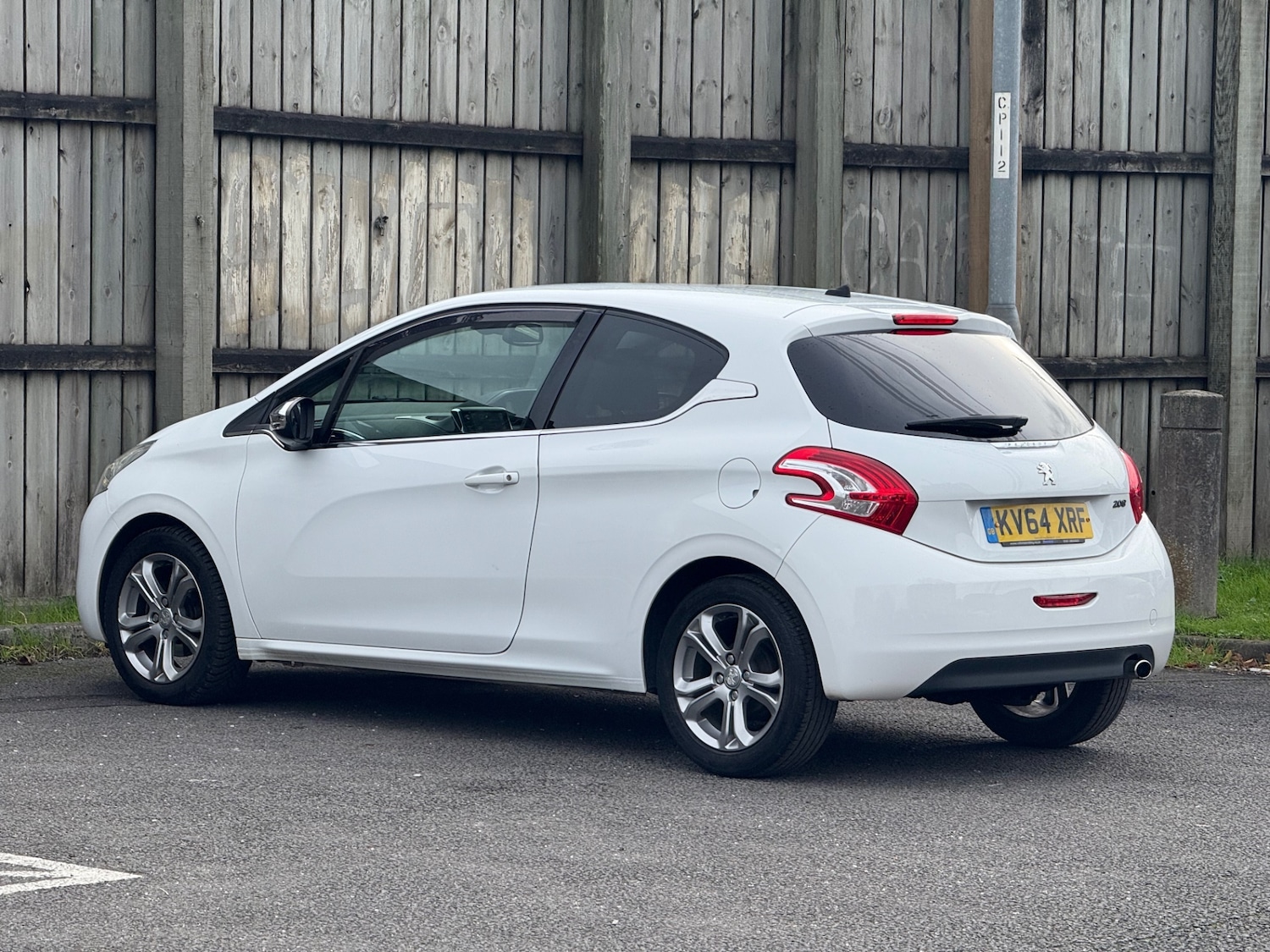 Used Peugeot 208 2014 for sale - 76413403: Photo 21
