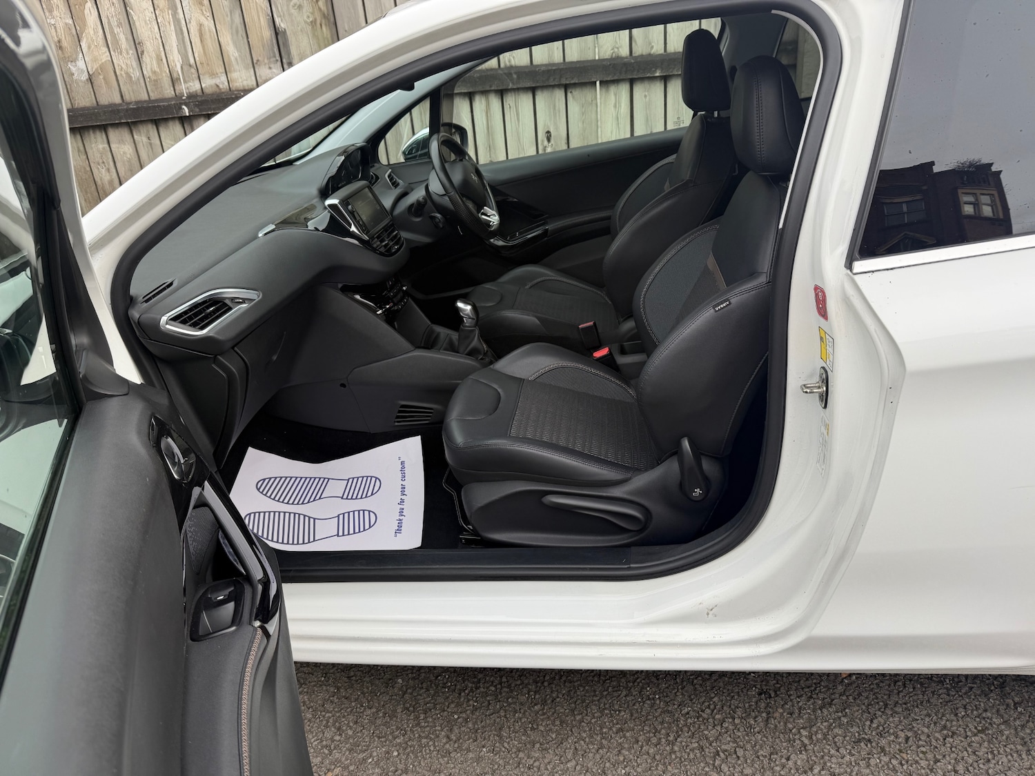 Used Peugeot 208 2014 for sale - 76413403: Photo 27