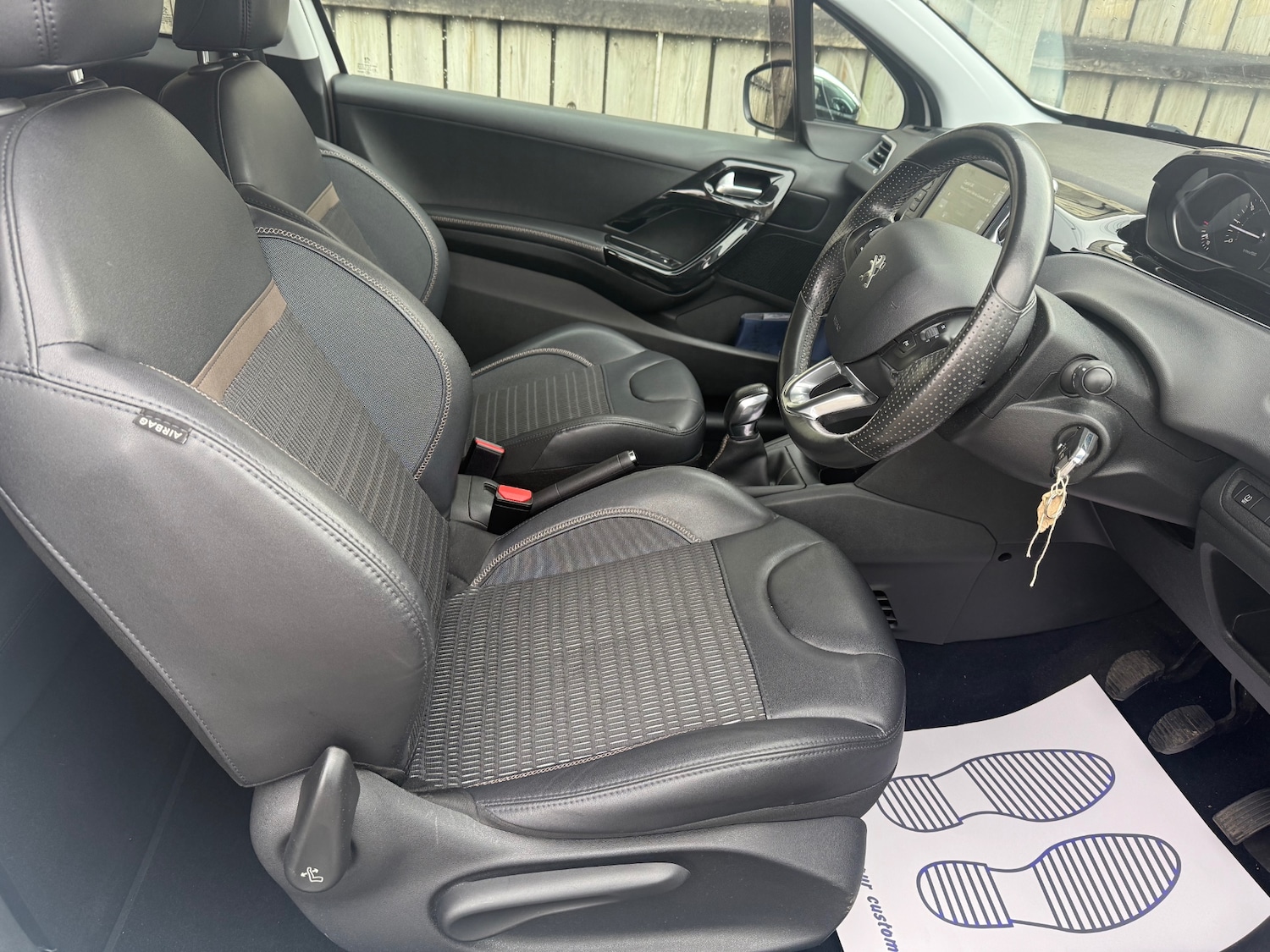 Used Peugeot 208 2014 for sale - 76413403: Photo 29