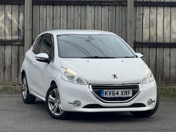 Used Peugeot 208 2014 for sale - 76413403: Photo