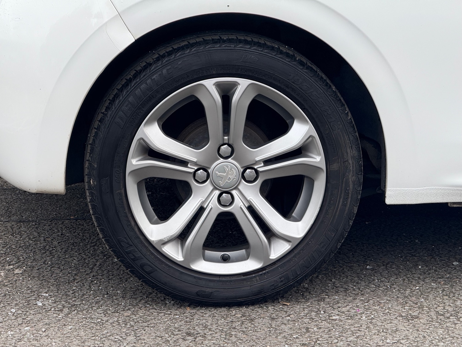 Used Peugeot 208 2014 for sale - 76413403: Photo 31