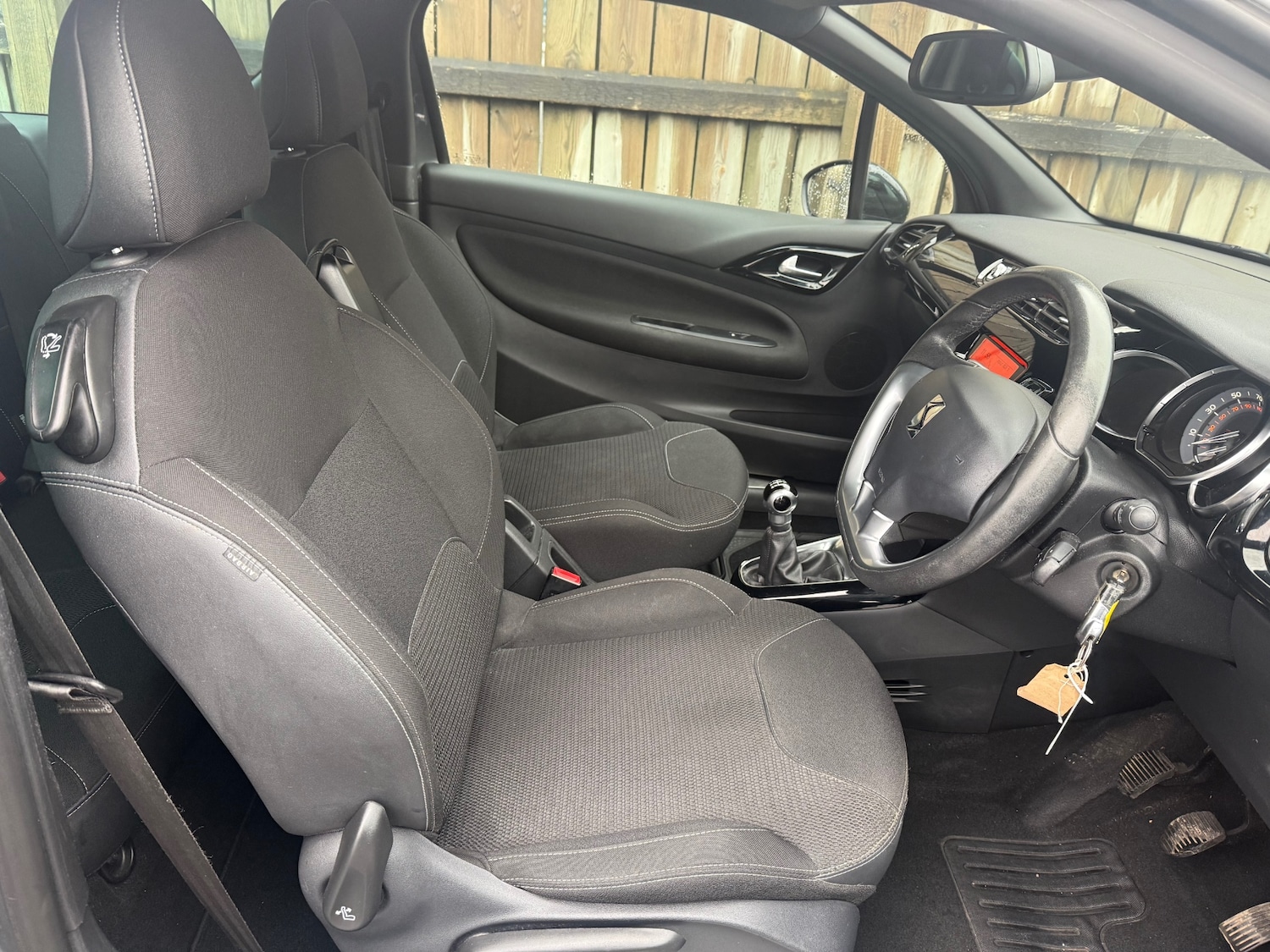 Used Citroen DS3 2014 for sale - 77271630: Photo 21