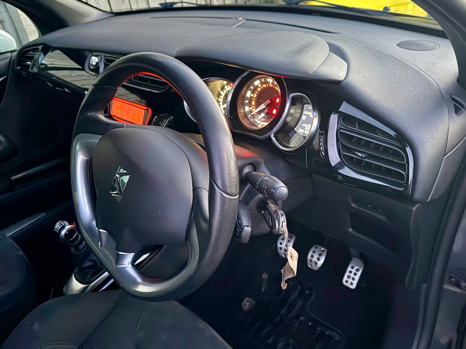 Used Citroen DS3 2015 for sale - 77090760: Photo 26