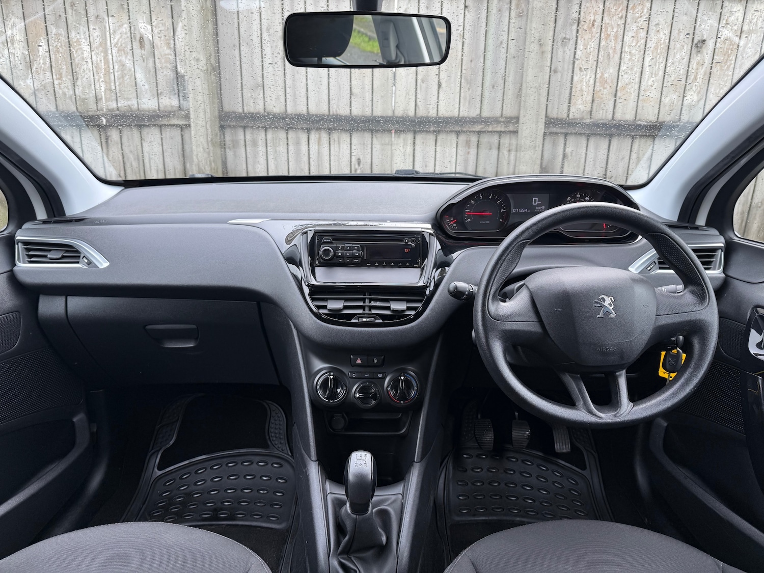 Used Peugeot 208 2012 for sale - 76525932: Photo 18