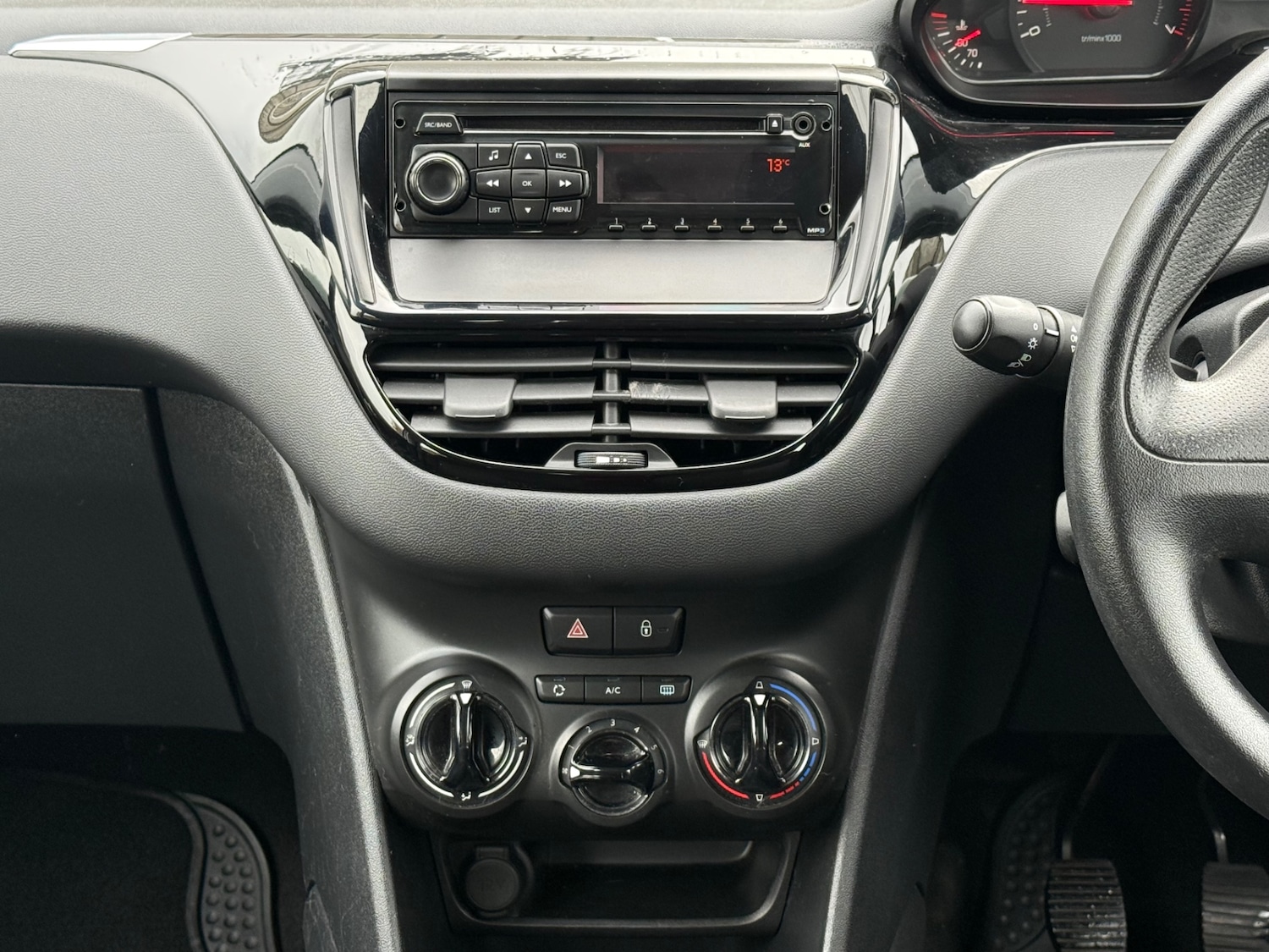 Used Peugeot 208 2012 for sale - 76525932: Photo 19