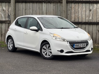 Peugeot - 208