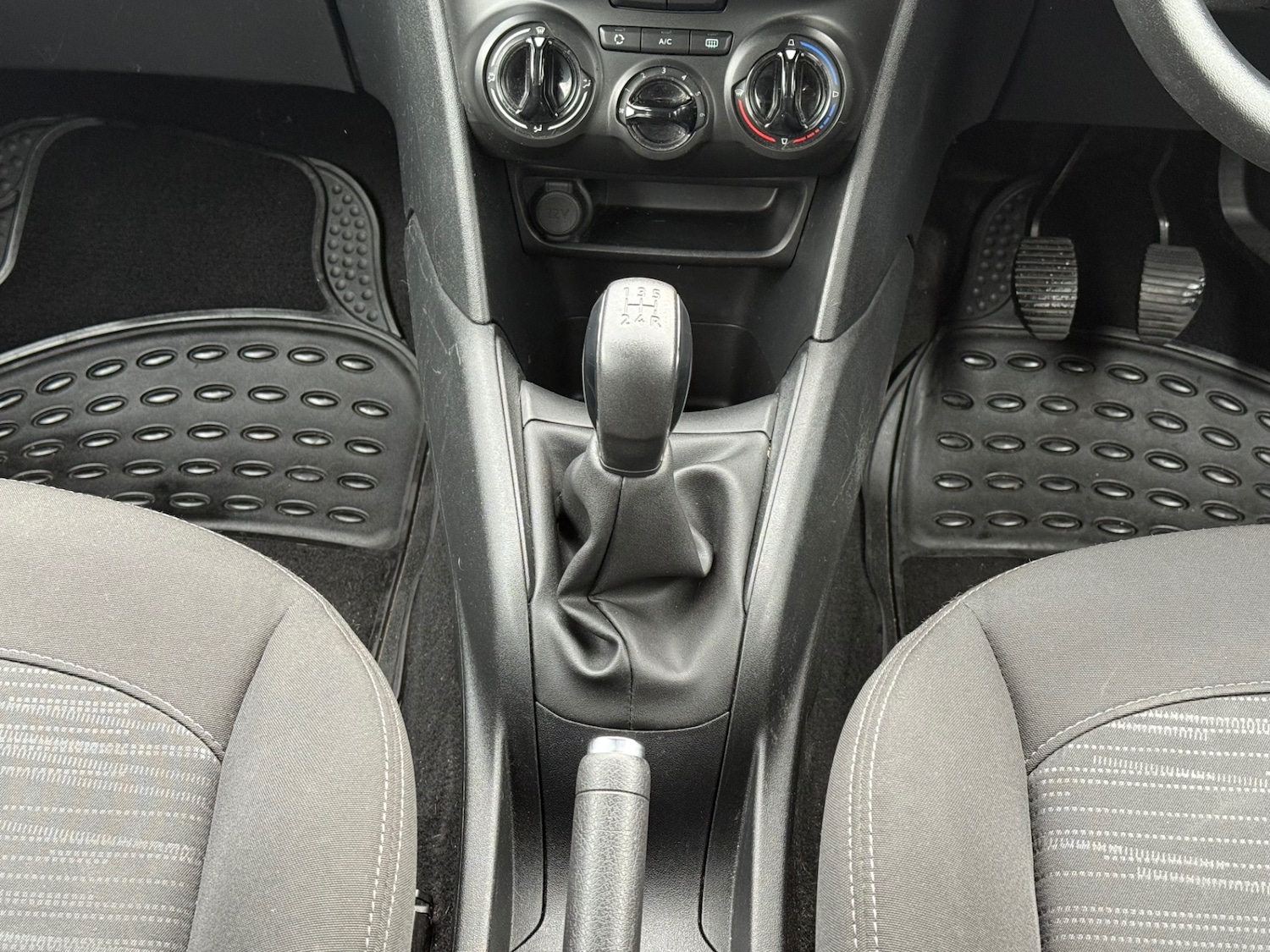 Used Peugeot 208 2012 for sale - 76525932: Photo 20