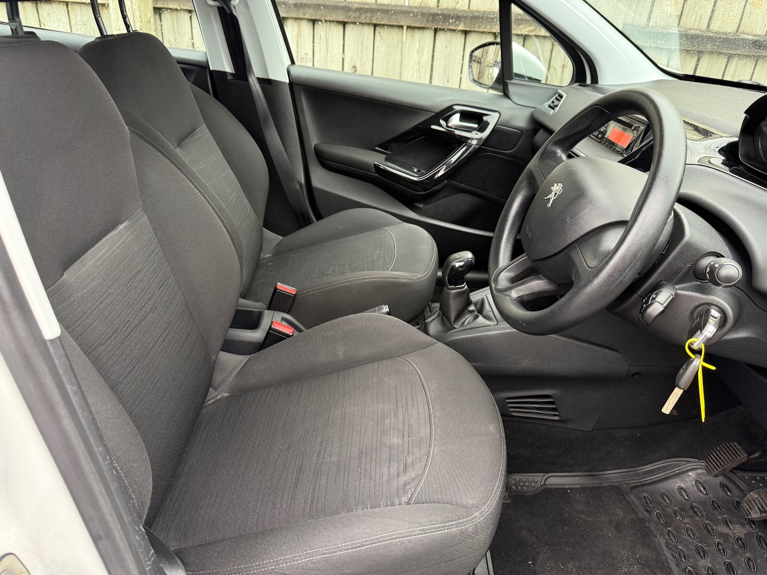 Used Peugeot 208 2012 for sale - 76525932: Photo 22