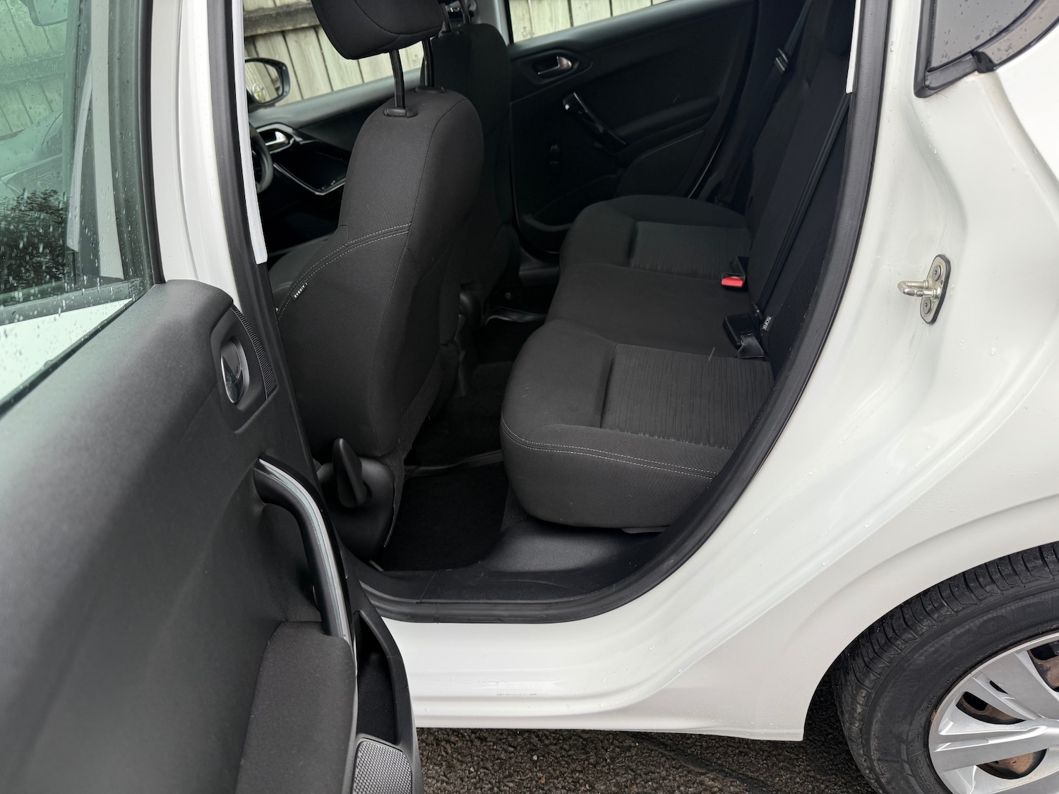 Used Peugeot 208 2012 for sale - 76525932: Photo 27