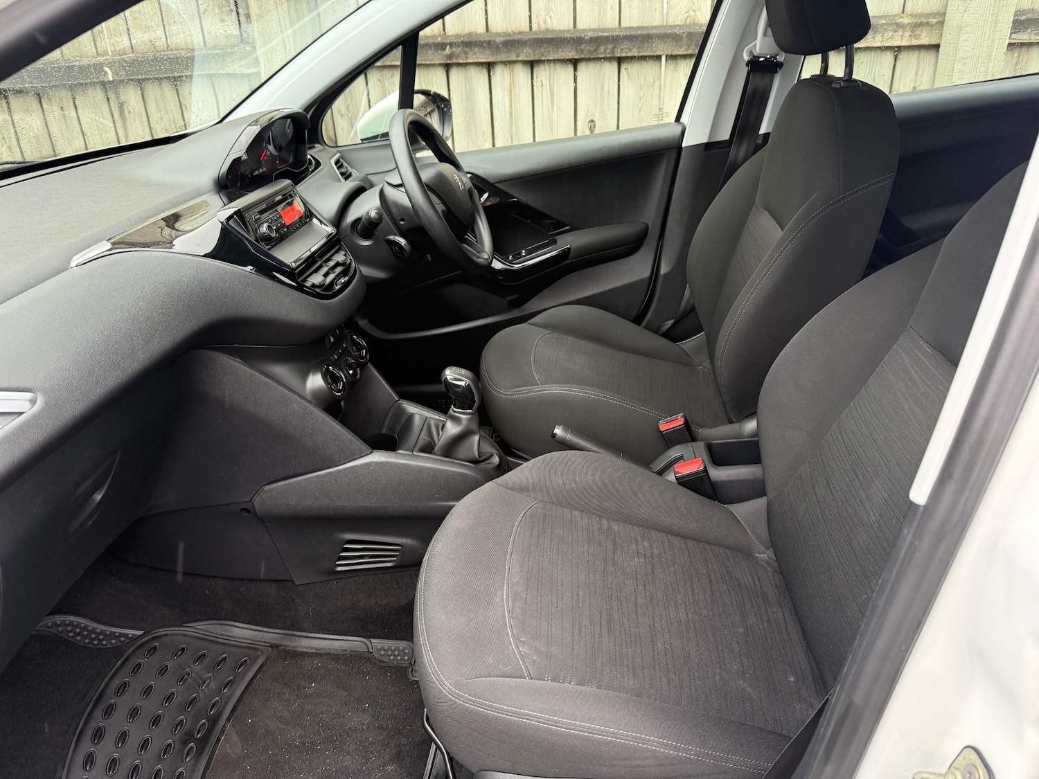 Used Peugeot 208 2012 for sale - 76525932: Photo 31