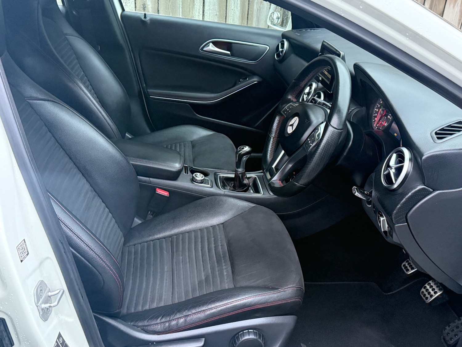 Used Mercedes-Benz A-Class 2014 for sale - 77300894: Photo 32