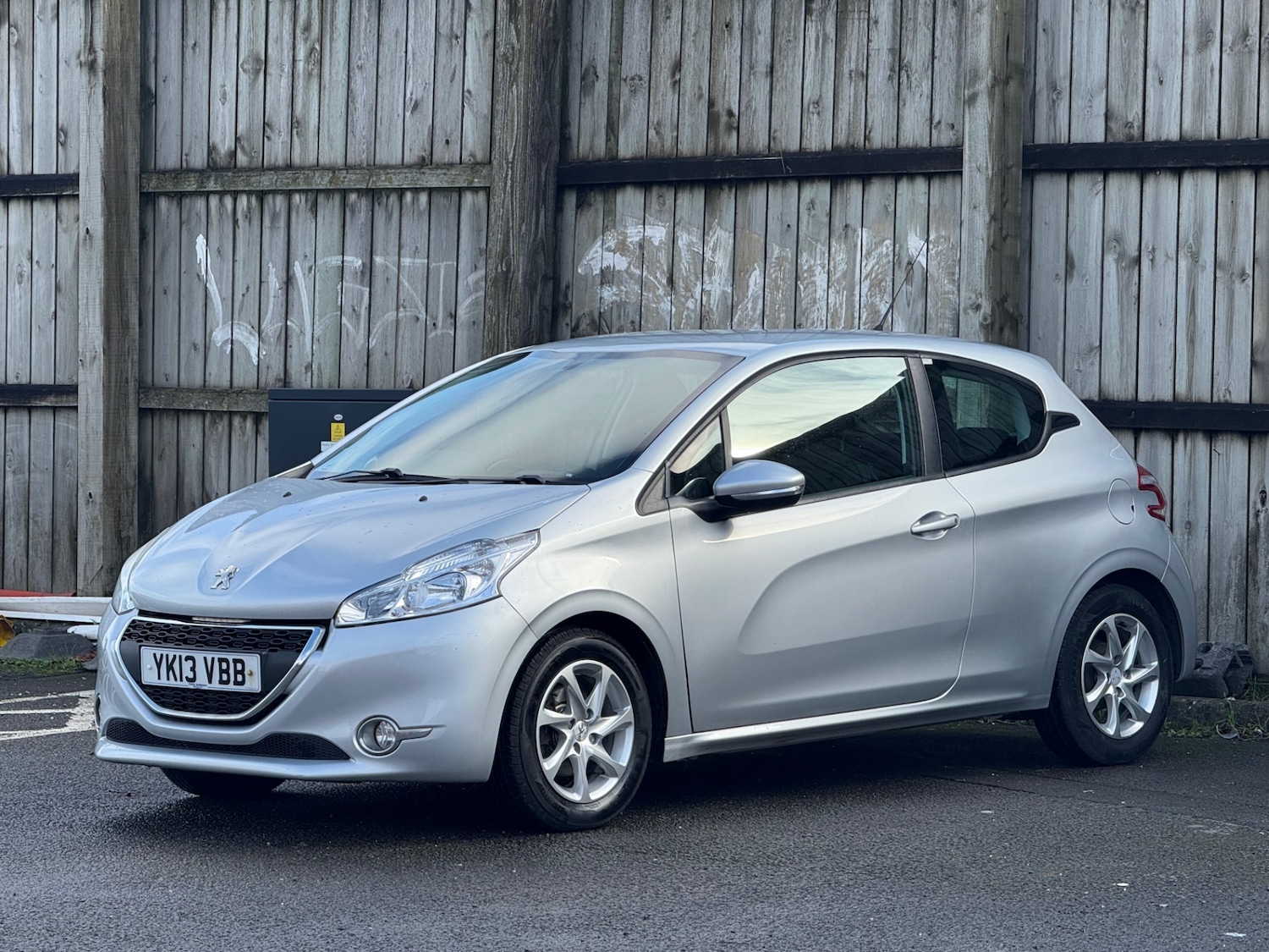 Used Peugeot 208 2013 for sale - 77522277: Photo 10