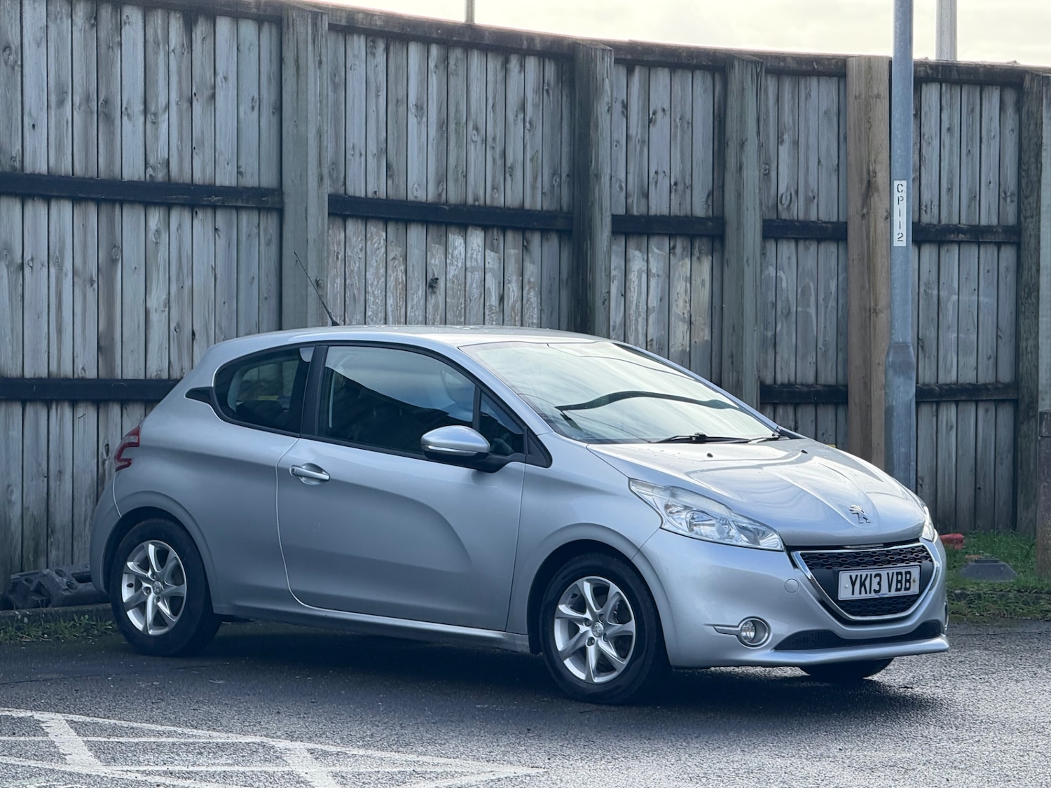 Used Peugeot 208 2013 for sale - 77522277: Photo 6