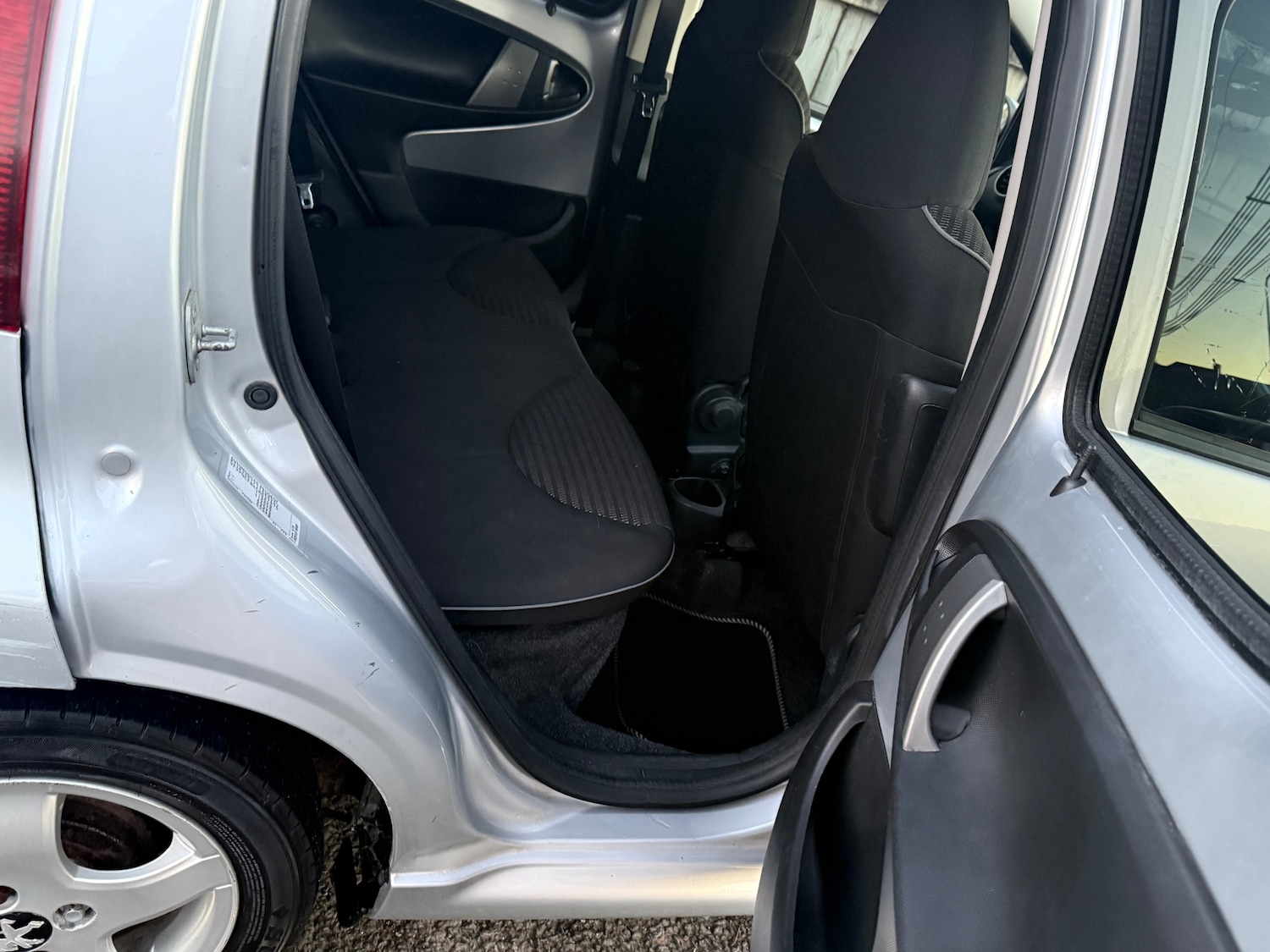 Used Peugeot 107 2013 for sale - 77090148: Photo 24