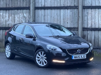 Used Volvo V40 2015 for sale - 77547745: Photo