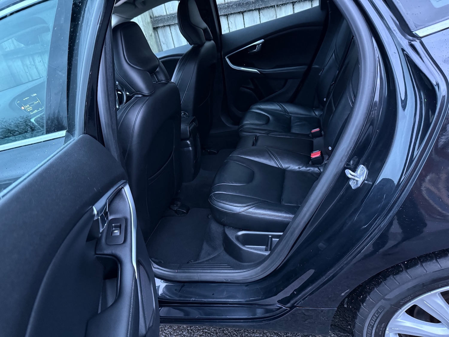 Used Volvo V40 2015 for sale - 77547745: Photo 30