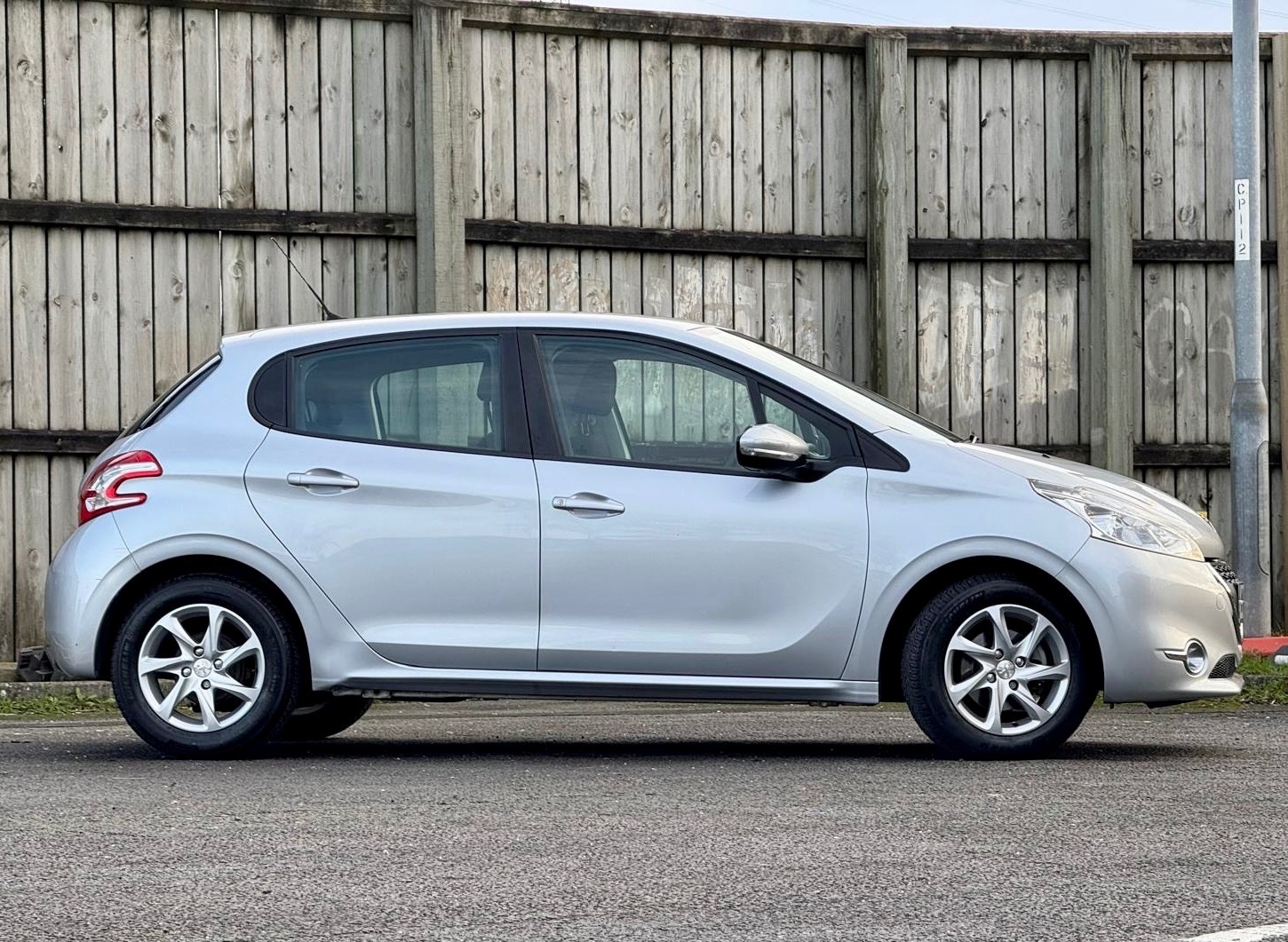 Used Peugeot 208 2014 for sale - 77163988: Photo 3