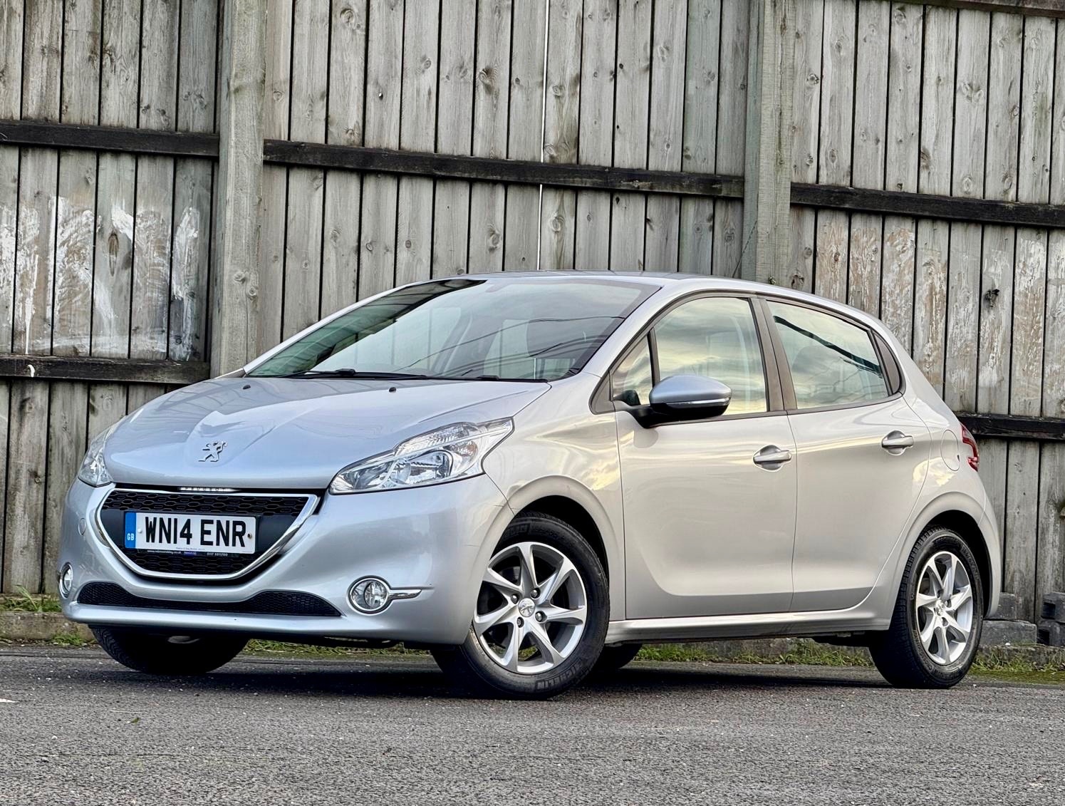 Used Peugeot 208 2014 for sale - 77163988: Photo 4