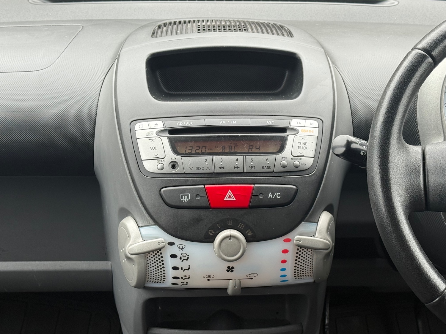 Used Toyota AYGO 2009 for sale - 76854731: Photo 21