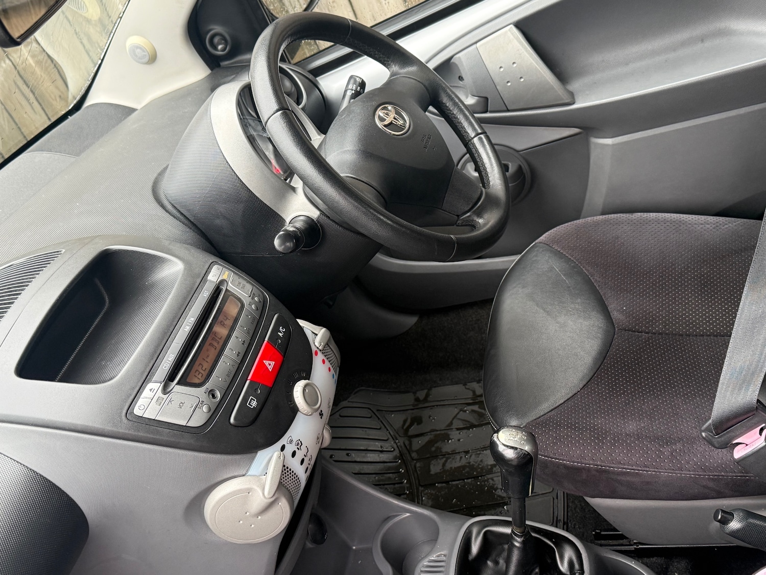 Used Toyota AYGO 2009 for sale - 76854731: Photo 23