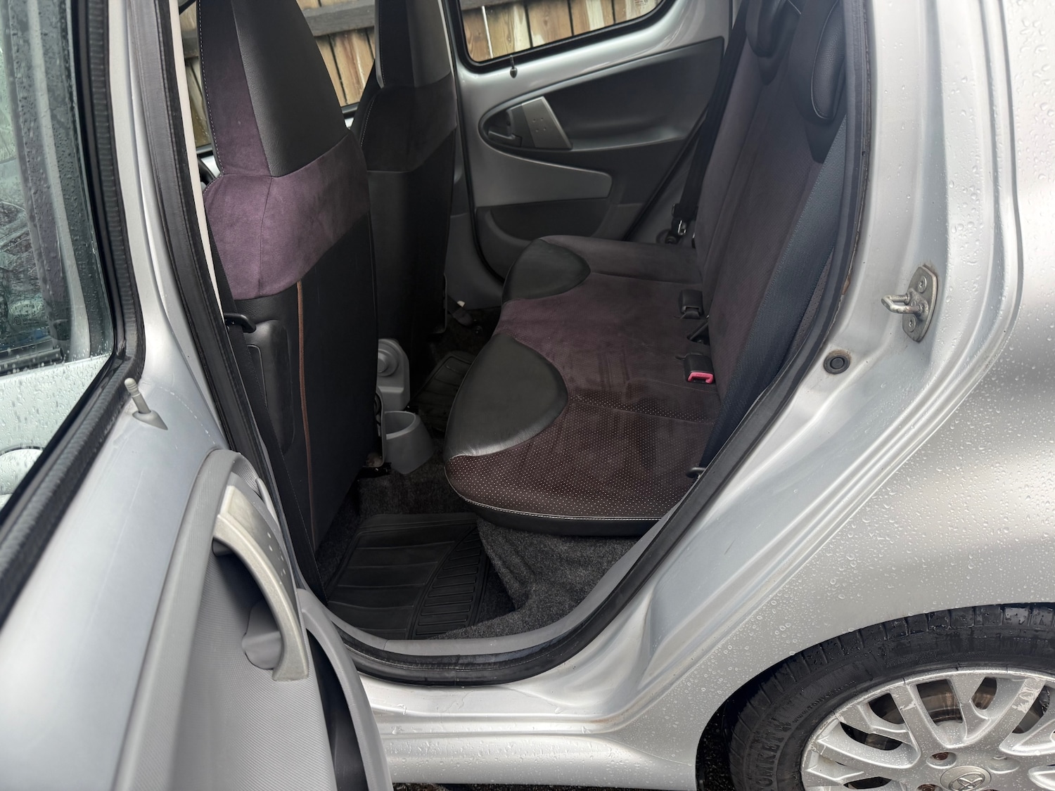 Used Toyota AYGO 2009 for sale - 76854731: Photo 24