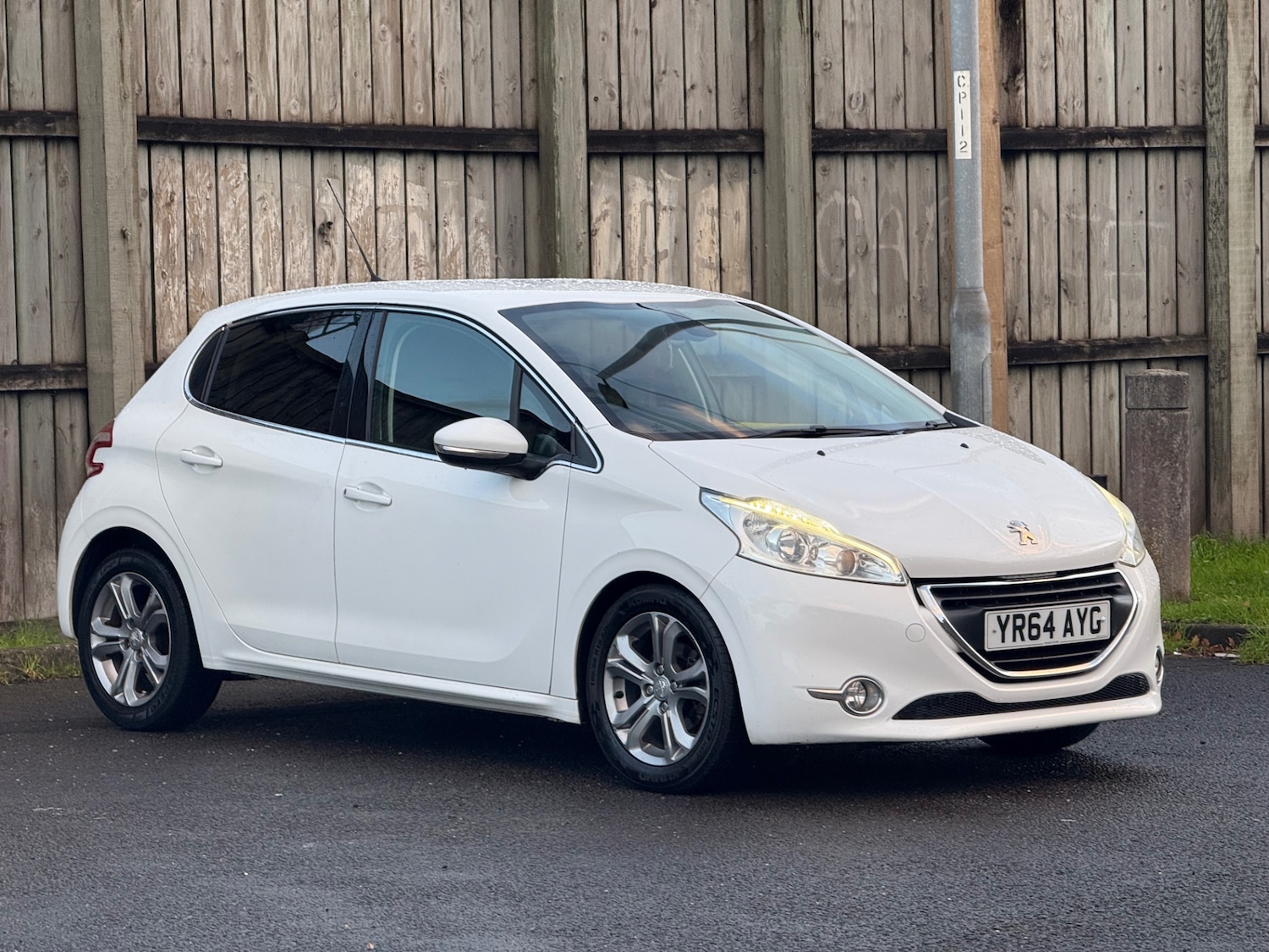 Used Peugeot 208 2014 for sale - 76430633: Photo 1