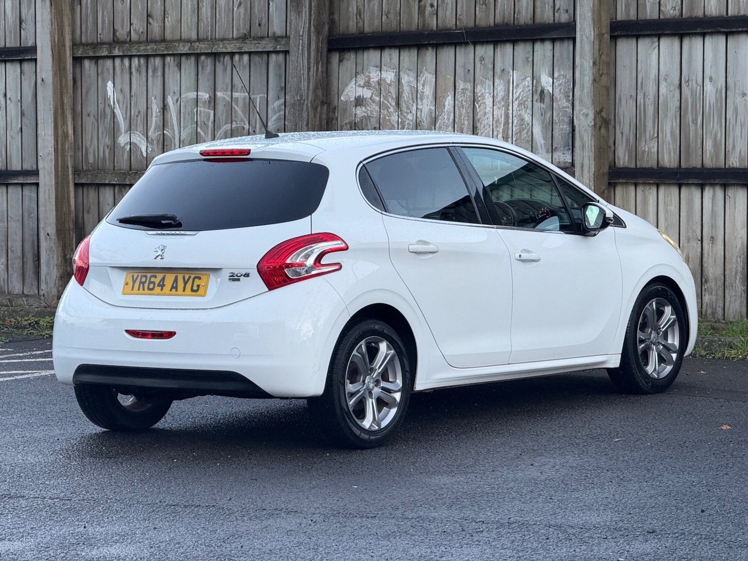 Used Peugeot 208 2014 for sale - 76430633: Photo 13