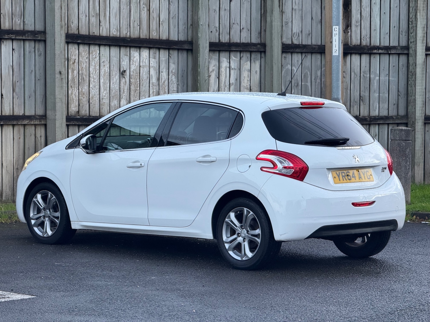 Used Peugeot 208 2014 for sale - 76430633: Photo 18