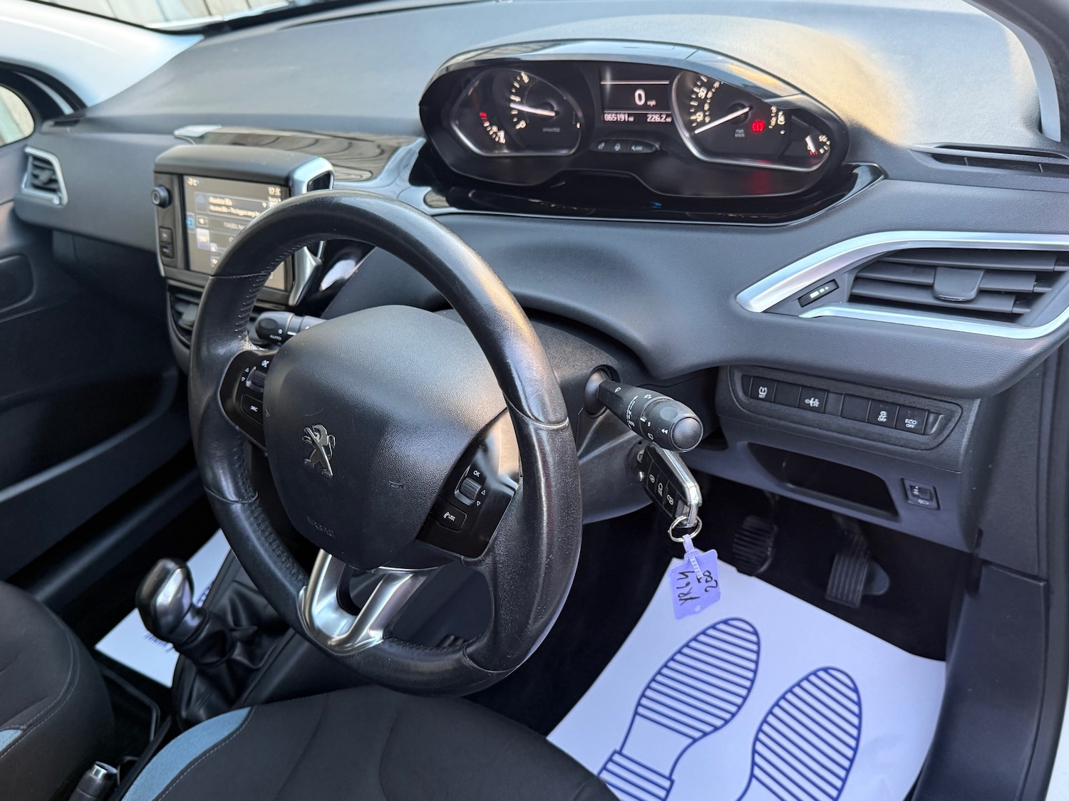 Used Peugeot 208 2014 for sale - 76430633: Photo 28