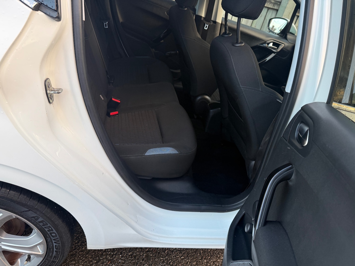 Used Peugeot 208 2014 for sale - 76430633: Photo 29