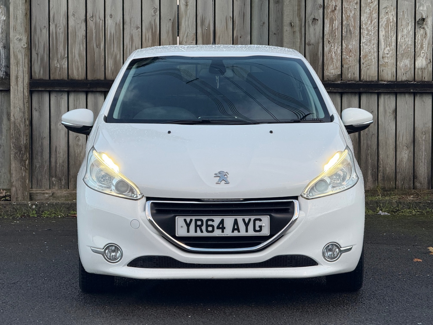 Used Peugeot 208 2014 for sale - 76430633: Photo 3