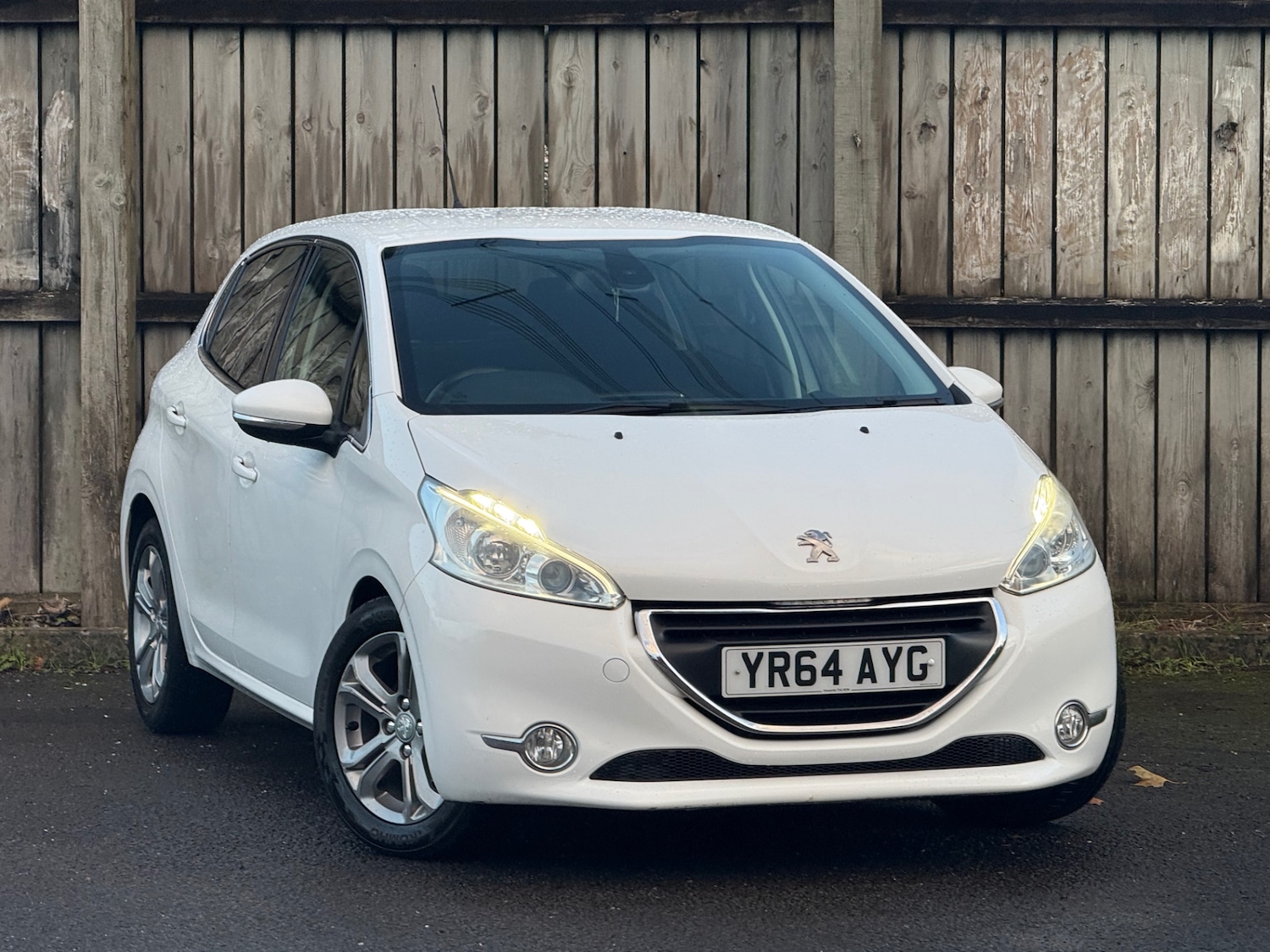 Used Peugeot 208 2014 for sale - 76430633: Photo 7