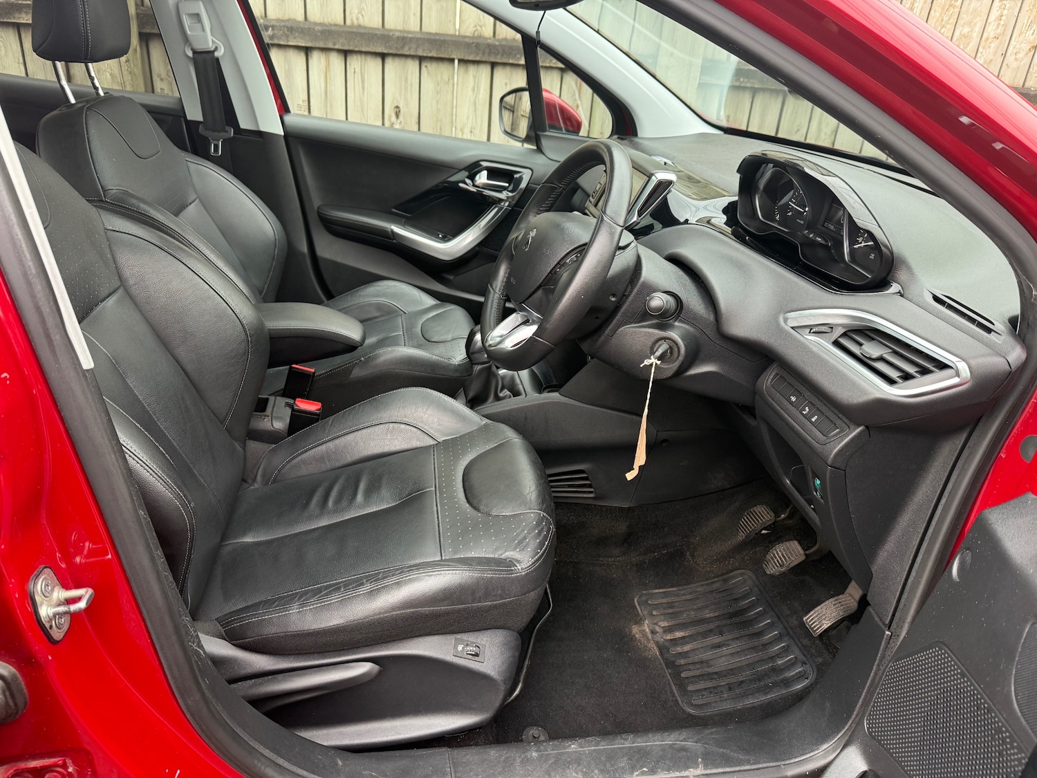 Used Peugeot 208 2014 for sale - 76504753: Photo 17
