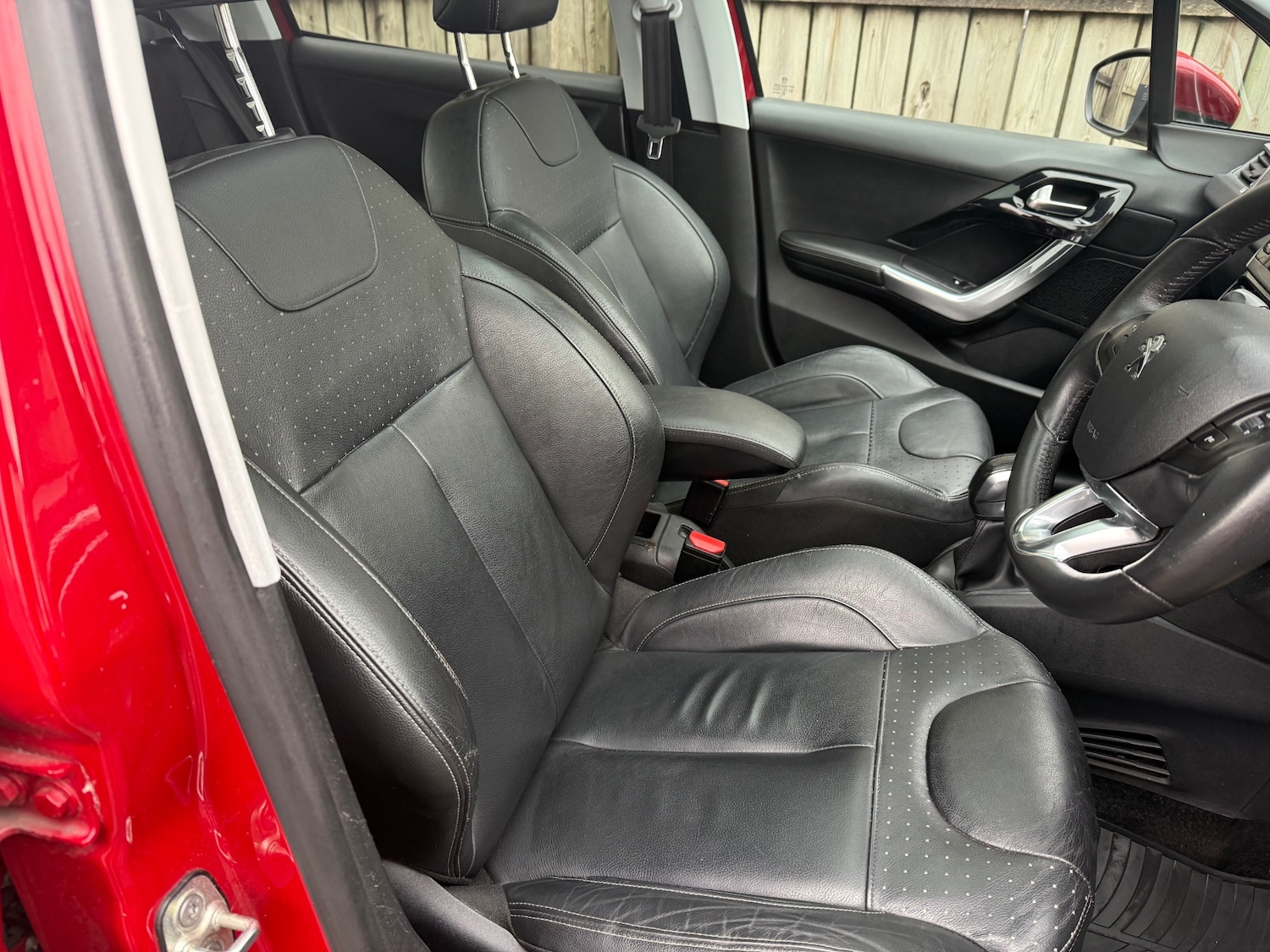 Used Peugeot 208 2014 for sale - 76504753: Photo 18