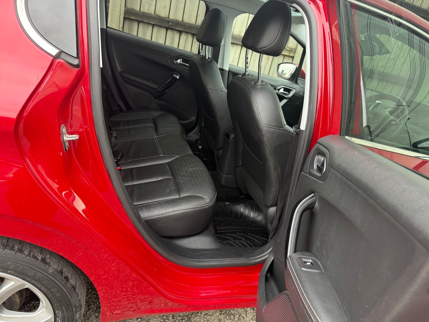 Used Peugeot 208 2014 for sale - 76504753: Photo 19