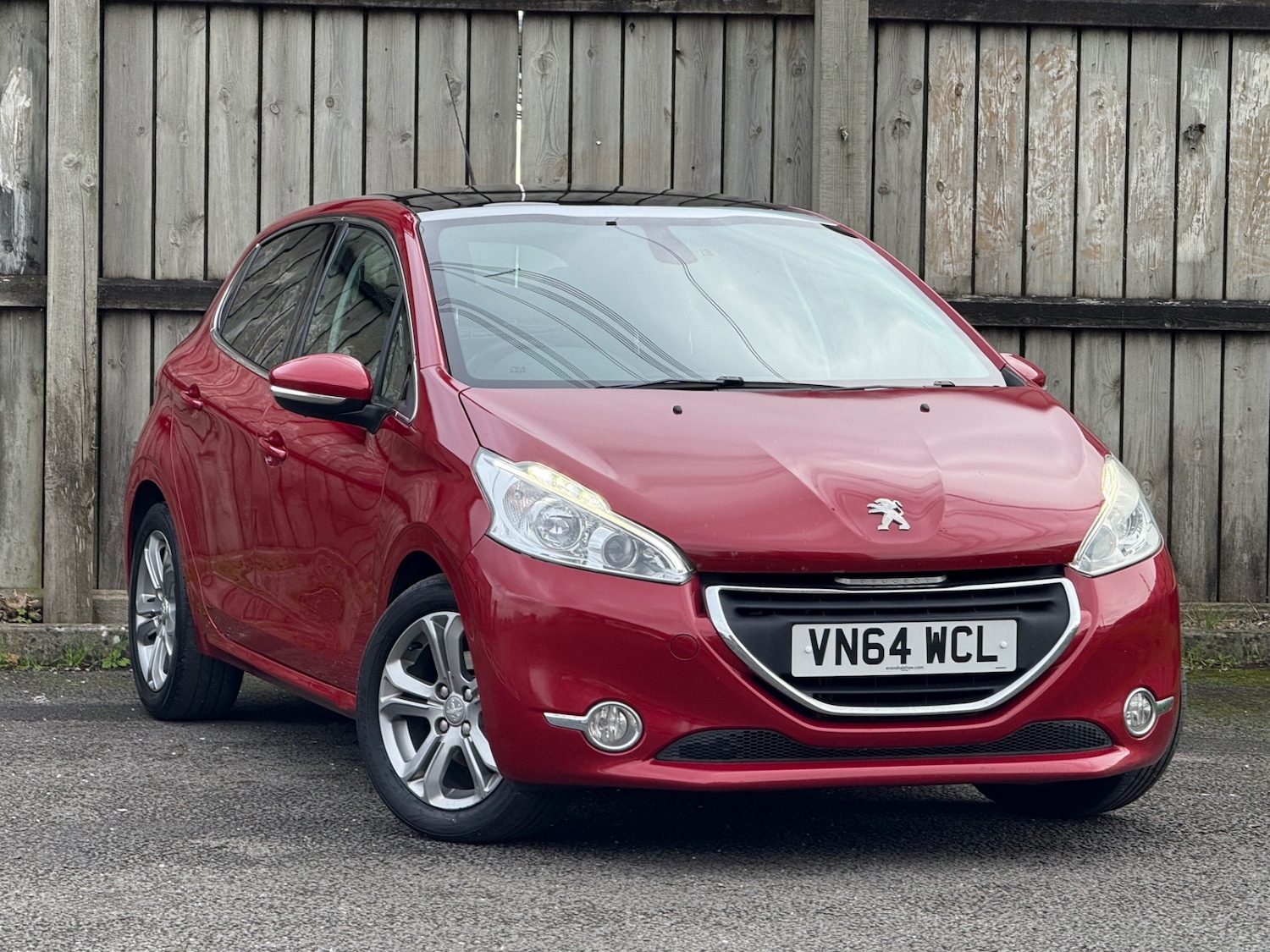 Used Peugeot 208 2014 for sale - 76504753: Photo 2