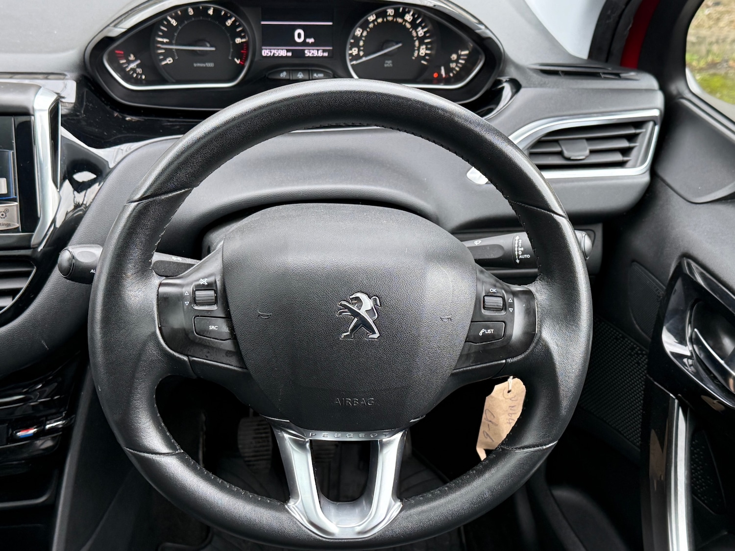 Used Peugeot 208 2014 for sale - 76504753: Photo 25