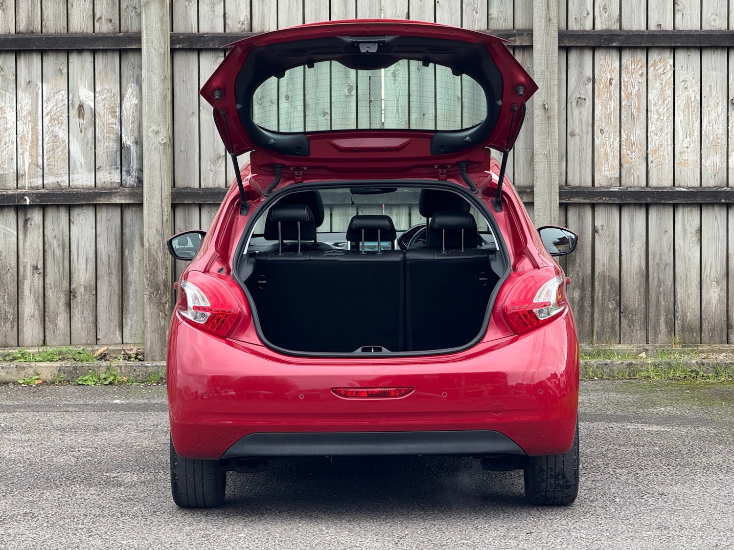 Used Peugeot 208 2014 for sale - 76504753: Photo 27